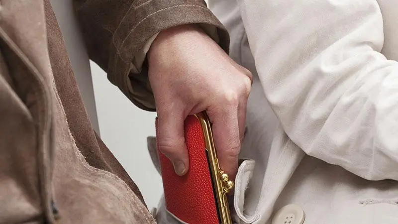 От денежных потерь